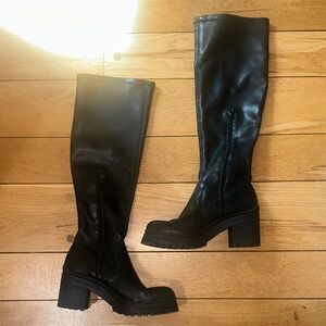 BLACK KNEE HIGH BOOTS